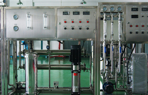 Parfume fremstiller produktionslinje parfume blande påfyldning capping overpakning maskiner